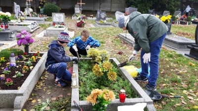Wyjście na cmentarz