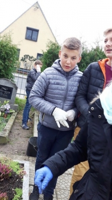 Wyjście na cmentarz