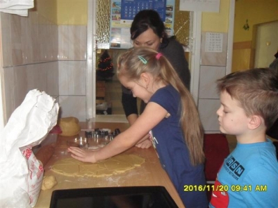 Pieczemy świąteczne ciasteczka