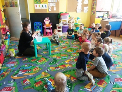 Przedszkolaki eksperymentują