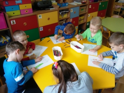 Wiosna w kolorowej sukience