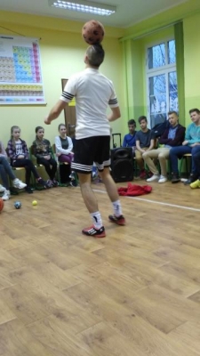 spotkanie z rekordzista w zonglowaniu pilka_25