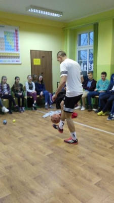 spotkanie z rekordzista w zonglowaniu pilka_57