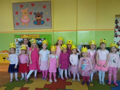 8 MARCA W PRZEDSZKOLU