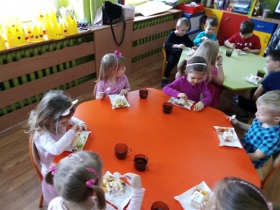 8 MARCA W PRZEDSZKOLU