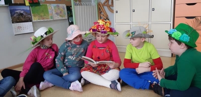 CZYTAMY SWOIM KOLEŻANKOM I KOLEGOM