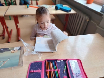 „KSIĄŻKĄ POŁĄCZENI – czyli uczymy się czytać razem”