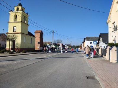 Uczniowie klas 1- 3 powitali wiosnę!