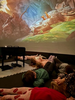Kino Sferyczne w Naszej Szkole i Przedszkolu – to była niesamowita przygoda!