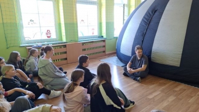 Kino Sferyczne w Naszej Szkole i Przedszkolu – to była niesamowita przygoda!