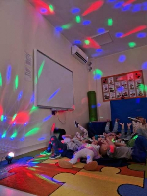 KOSMICZNA PRZYGODA W PRZEDSZKOLU W WIĘKSZYCACH