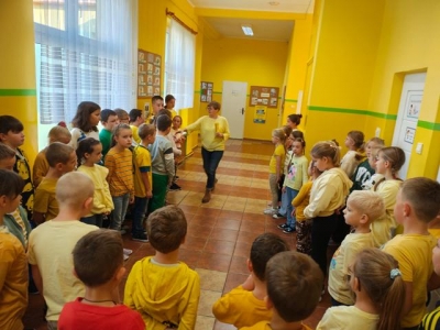 UŚMIECH ZAMIAST AGRESJI