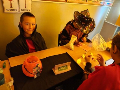 Andrzejki w klasach 1–3!  2025