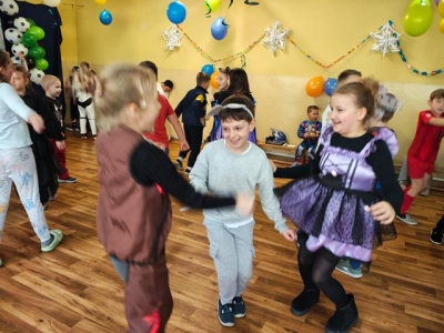 Karnawałowa zabawa klas 1-3 w naszej szkole