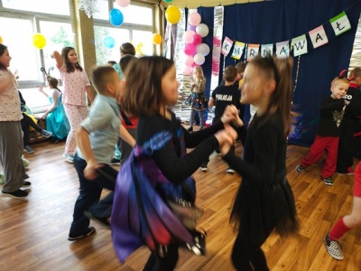 Karnawałowa zabawa klas 1-3 w naszej szkole