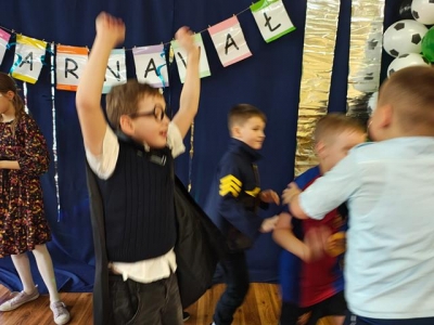 Karnawałowa zabawa klas 1-3 w naszej szkole