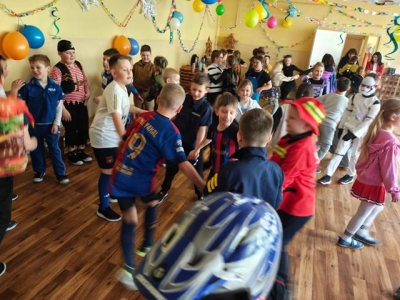 Karnawałowa zabawa klas 1-3 w naszej szkole