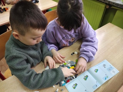 LEGO - UCZY I BAWI