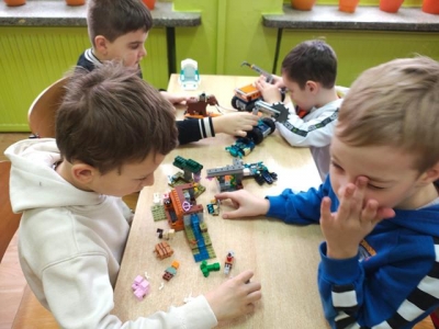 LEGO - UCZY I BAWI