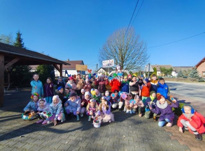 Uczniowie klas 1- 3 powitali wiosnę!